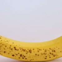 How much protein is in a banana?